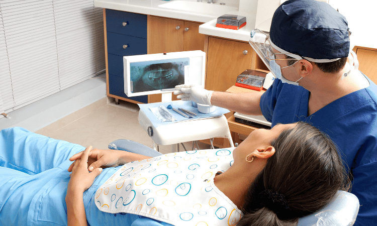 Knowing when to see an emergency dentist becomes crucial. Not every dental issue requires immediate attention, but some do.